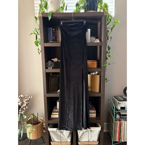 NWOT Miscreants Revolve Cupid Black Velvet Strapless Maxi Dress Size US 4 / UK 8 - Picture 5 of 11